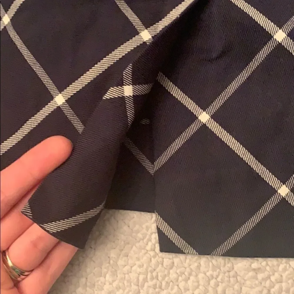 Size 0 Navy blue pencil skirt. The Limited. D1